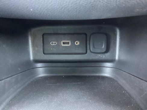 Used 2022 Chevrolet Equinox LT FWD image 23