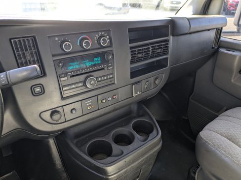 Used 2018 Chevrolet Express 3500 w/ Power Convenience Package image 23