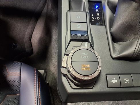 New 2025 Toyota 4Runner 4WD image 18