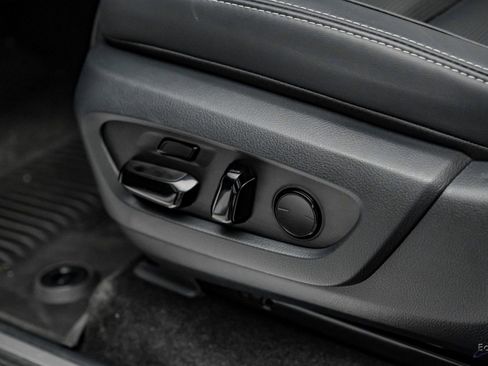 Used 2025 Lexus GX 550 w/ Accessory Package (2T) image 39