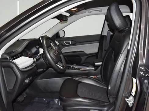 Used 2022 Jeep Compass Latitude AWD/4WD image 31