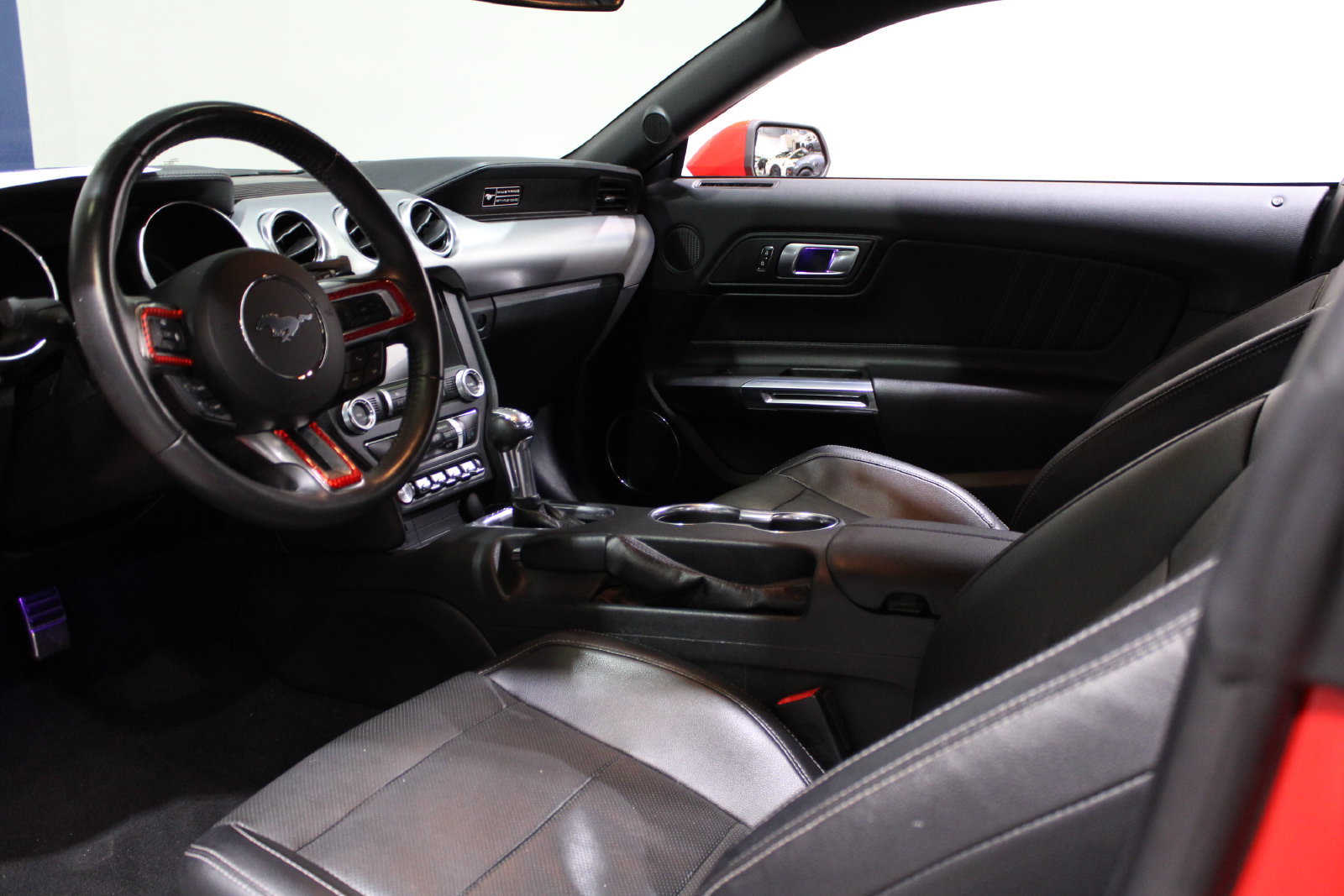 Used 2020 Ford Mustang Premium RWD image 21