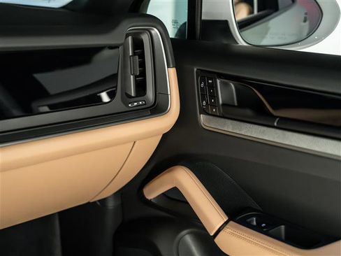 New 2026 Porsche Cayenne Coupe image 30