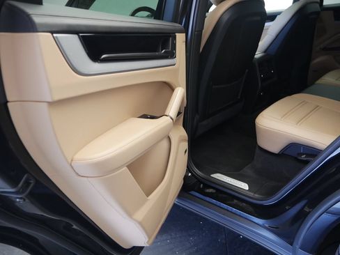 Certified 2024 Porsche Cayenne S AWD/4WD image 17
