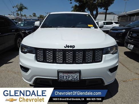 Used 2019 Jeep Grand Cherokee Altitude RWD image 12