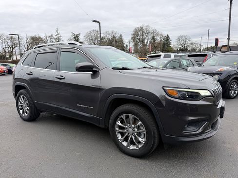 Used 2019 Jeep Cherokee Latitude Plus AWD/4WD image 10