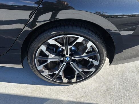 Certified 2025 BMW 330i Sedan w/ Premium Package image 32