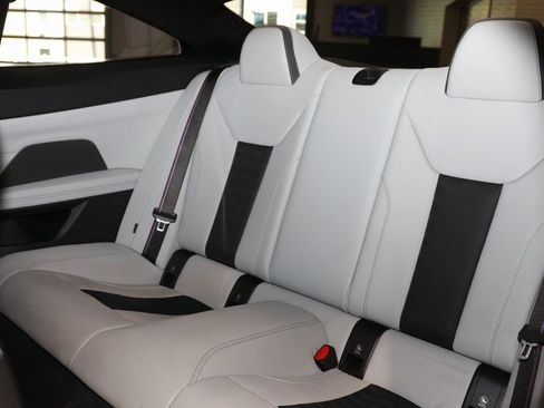 Used 2021 BMW M4 Competition w/ Executive Package image 14