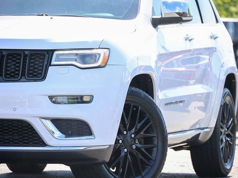 Used 2018 Jeep Grand Cherokee Summit AWD/4WD image 14