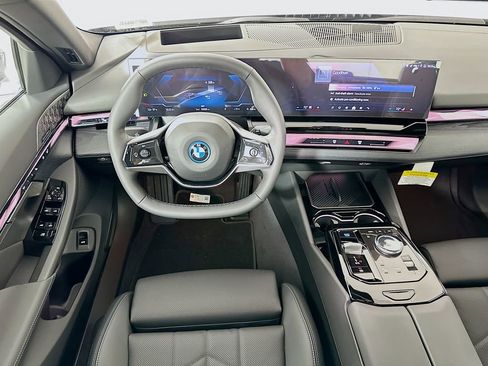 New 2026 BMW i5 eDrive40 w/ Premium Package RWD image 19