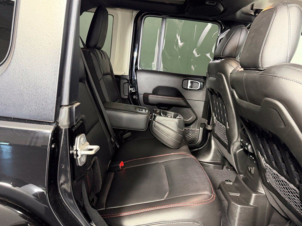 Used 2023 Jeep Wrangler Unlimited Rubicon AWD/4WD image 19