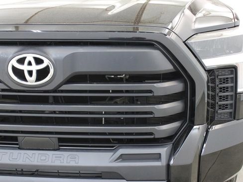 Used 2022 Toyota Tundra SR w/ SR Tow Package AWD/4WD image 8