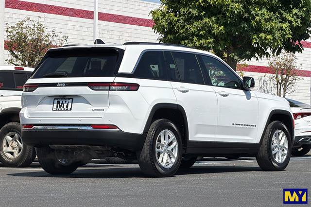 Used 2024 Jeep Grand Cherokee Laredo X RWD image 4