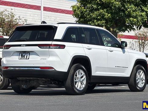 Used 2024 Jeep Grand Cherokee Laredo X RWD image 4