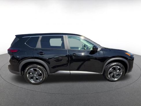 Used 2025 Nissan Rogue SV image 16