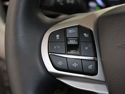 Used 2025 Ford Explorer Active w/ Active Comfort Package AWD/4WD image 16