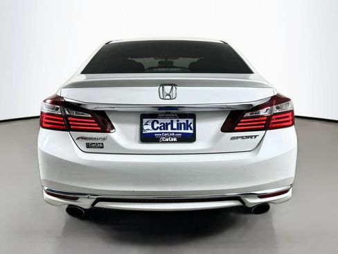 Used 2017 Honda Accord Sport image 7