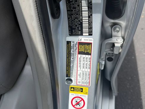 Used 2012 Toyota Camry XLE FWD image 35