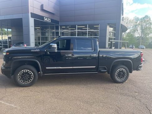 Used 2024 Chevrolet Silverado 2500 High Country w/ High Country Premium Package image 6