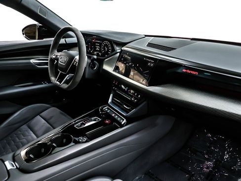 Used 2022 Audi e-tron GT Prestige w/ Prestige Package image 16