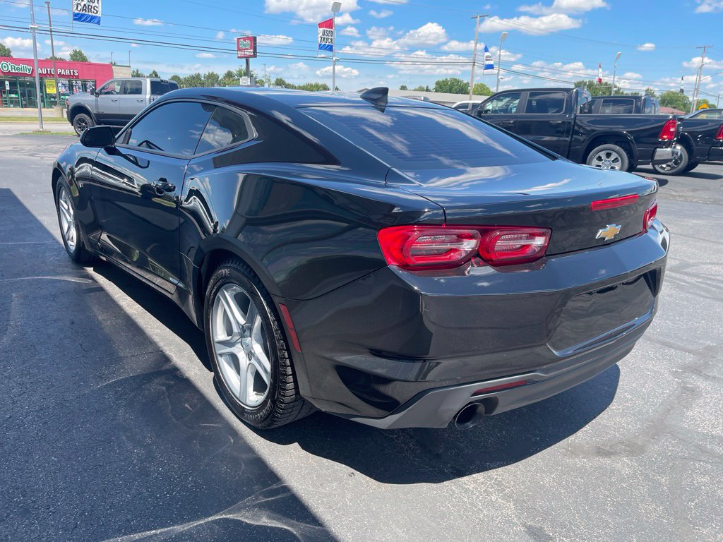 Used 2024 Chevrolet Camaro LT RWD image 5