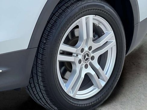 Used 2020 Mercedes-Benz GLB 250 4MATIC image 32