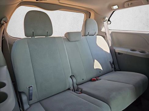 Used 2011 Toyota Sienna FWD image 19
