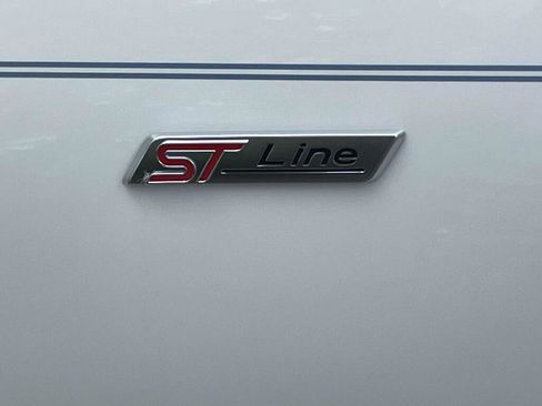 Certified 2023 Ford Escape ST-Line w/ Tech Pack #1 AWD/4WD image 15