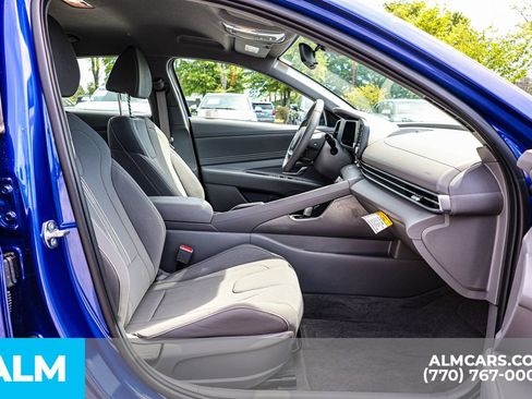 Used 2025 Hyundai Elantra Sport FWD image 21