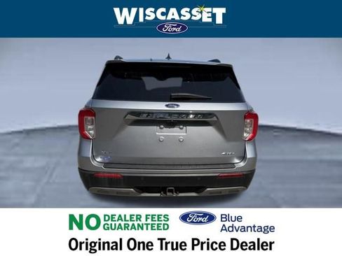 Certified 2022 Ford Explorer XLT w/ Equipment Group 202A image 33