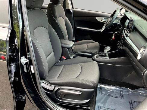 Certified 2023 Kia Forte LXS w/ LXS Technology Package image 29