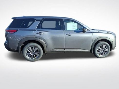 New 2025 Nissan Pathfinder S image 8