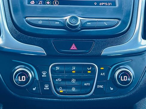 Used 2020 Chevrolet Equinox LT image 20