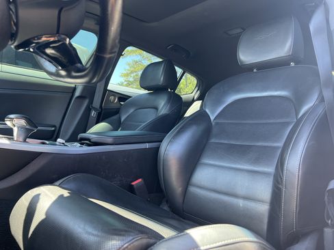 Used 2019 Kia Stinger GT2 RWD image 3