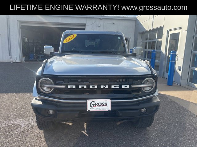 Used 2024 Ford Bronco Outer Banks AWD/4WD image 3