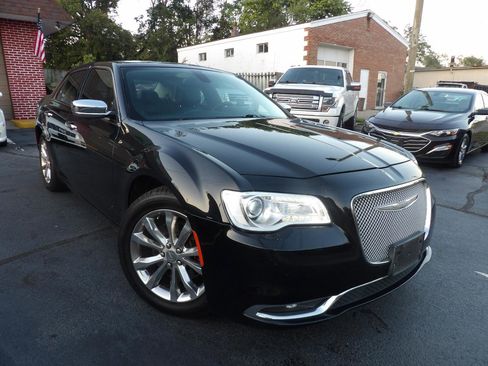 Used 2016 Chrysler 300 C AWD/4WD image 7