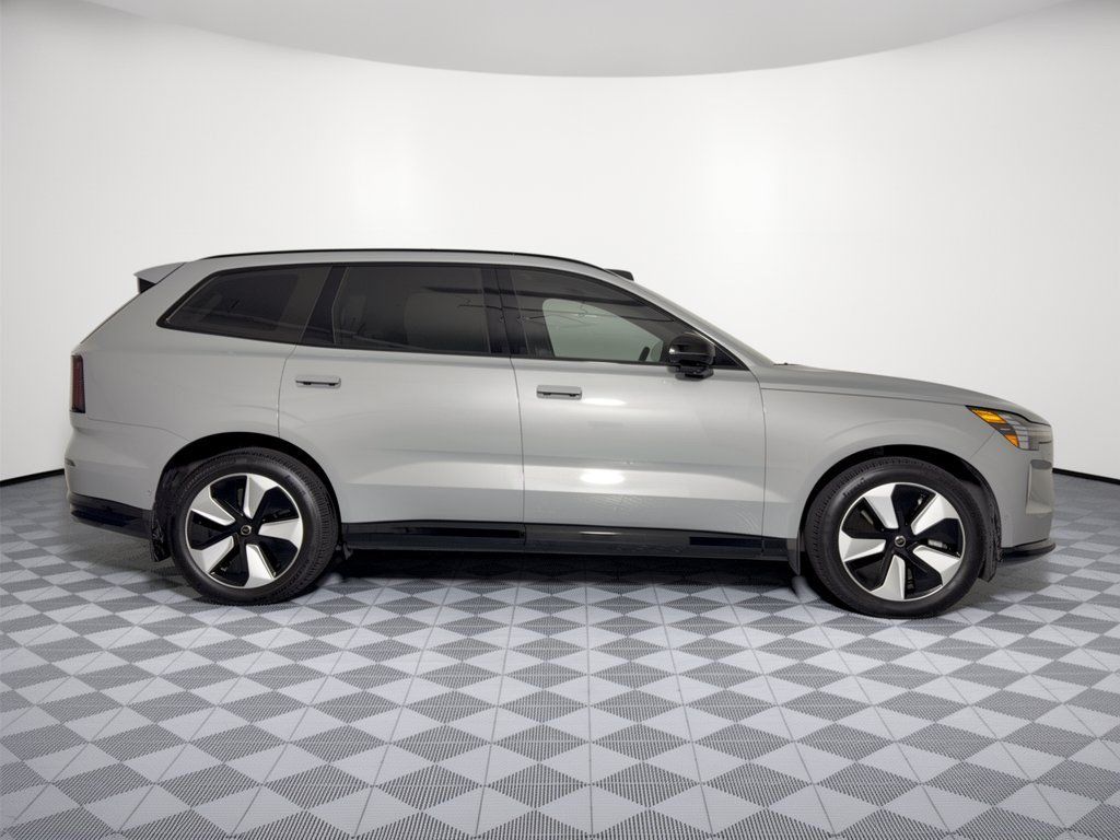 Used 2025 Volvo EX90 Ultra AWD/4WD image 8