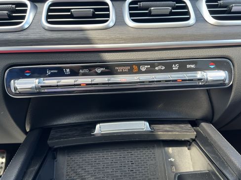 Certified 2025 Mercedes-Benz GLS 450 4MATIC image 30