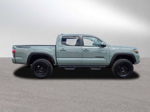 Certified 2022 Toyota Tacoma TRD Off-Road w/ TRD Premium Off Road Package AWD/4WD image 2
