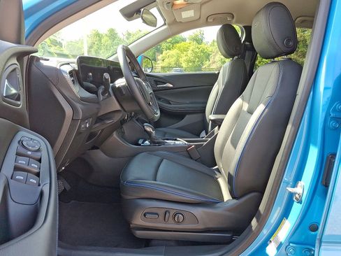 Used 2025 Buick Encore GX Sport Touring w/ Comfort Package FWD image 11
