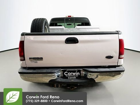 Used 2005 Ford F250 Lariat image 6
