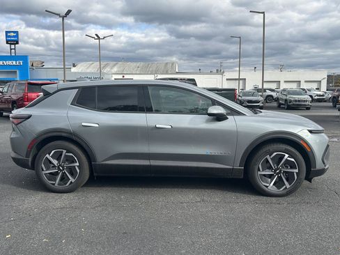 New 2026 Chevrolet Equinox EV LT image 5
