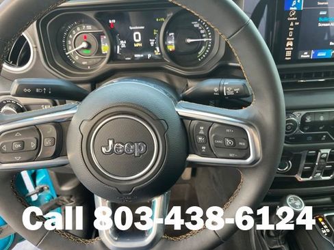 Used 2024 Jeep Wrangler Unlimited Sahara w/ Technology Group AWD/4WD image 20
