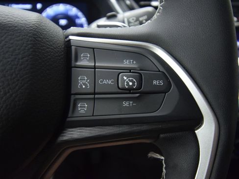 Used 2024 Jeep Grand Cherokee Altitude AWD/4WD image 30