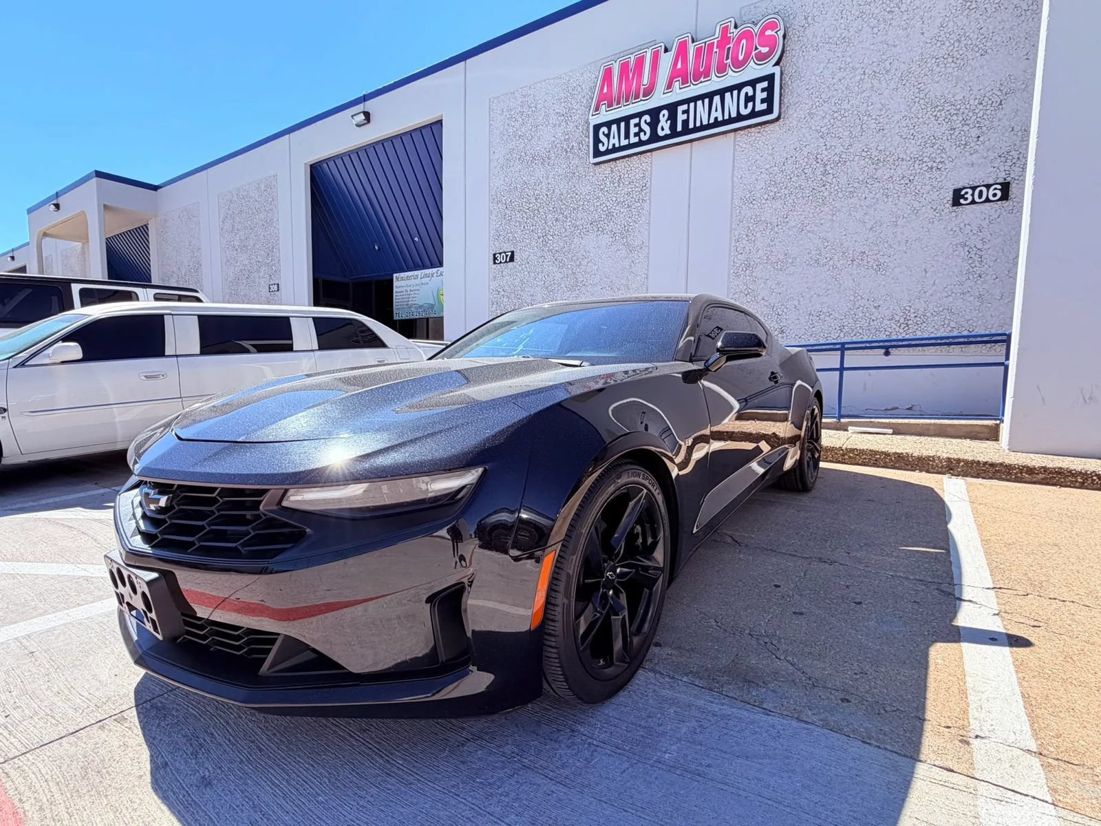 Used 2020 Chevrolet Camaro LT w/ Technology Package RWD image 1