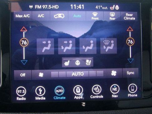 Used 2018 Chrysler Pacifica Limited w/ Tire & Wheel Group image 43