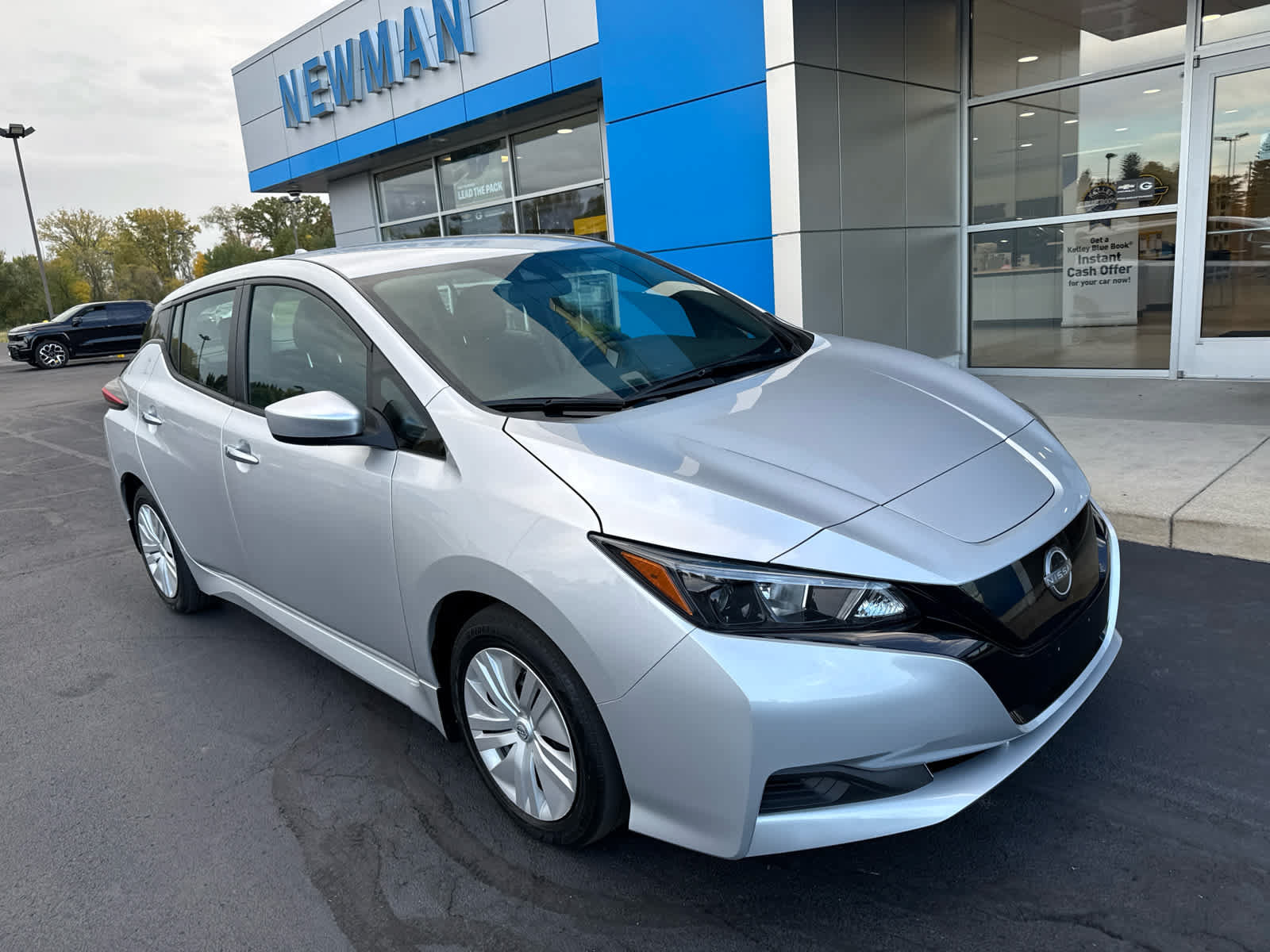 Used 2025 Nissan Leaf S FWD image 1