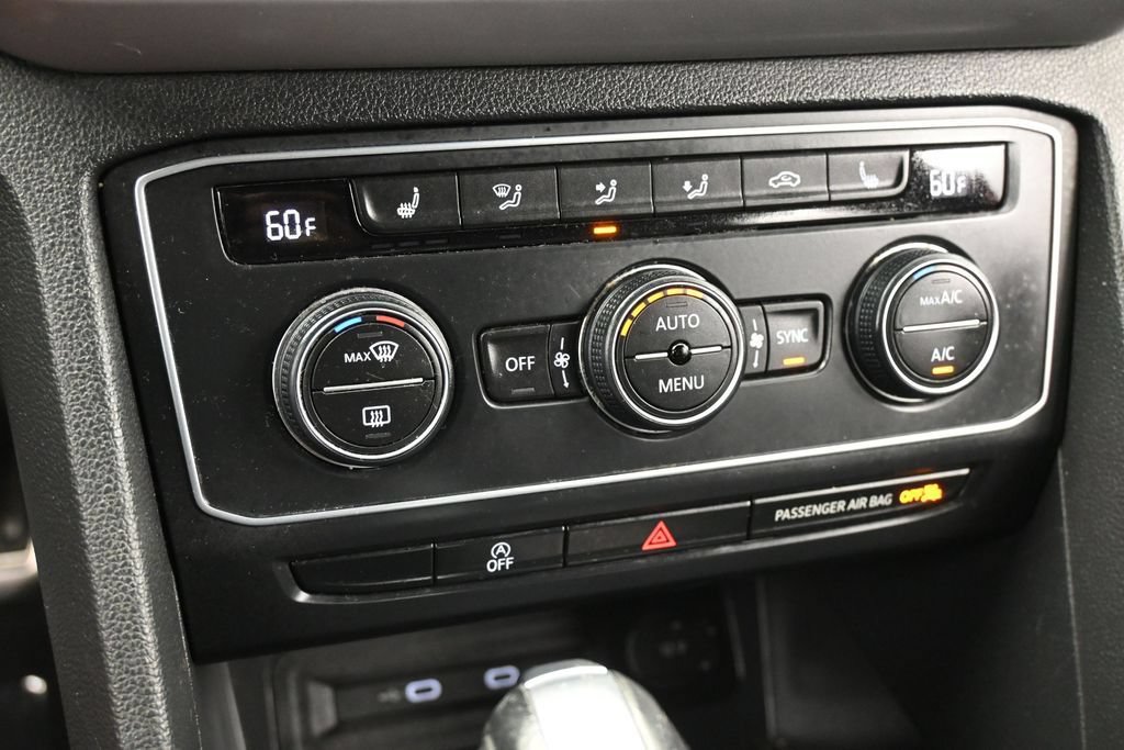 Used 2021 Volkswagen Atlas Cross Sport SE w/ Panoramic Sunroof Package FWD image 20