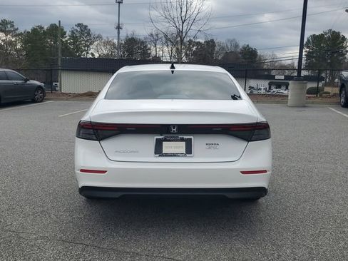 Certified 2025 Honda Accord SE image 5