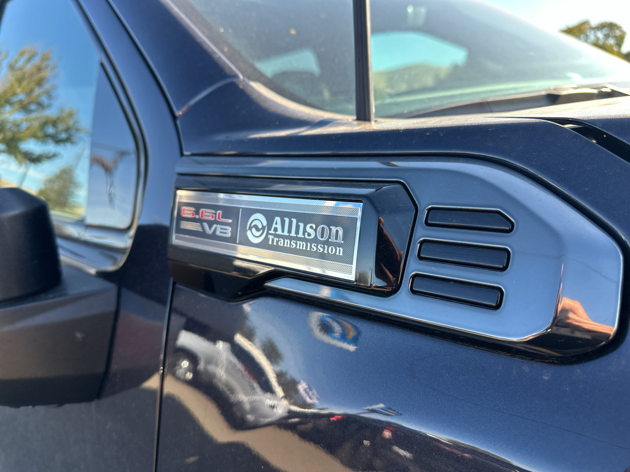 Used 2024 GMC Sierra 2500 AT4 w/ AT4 Premium Plus Package AWD/4WD image 10